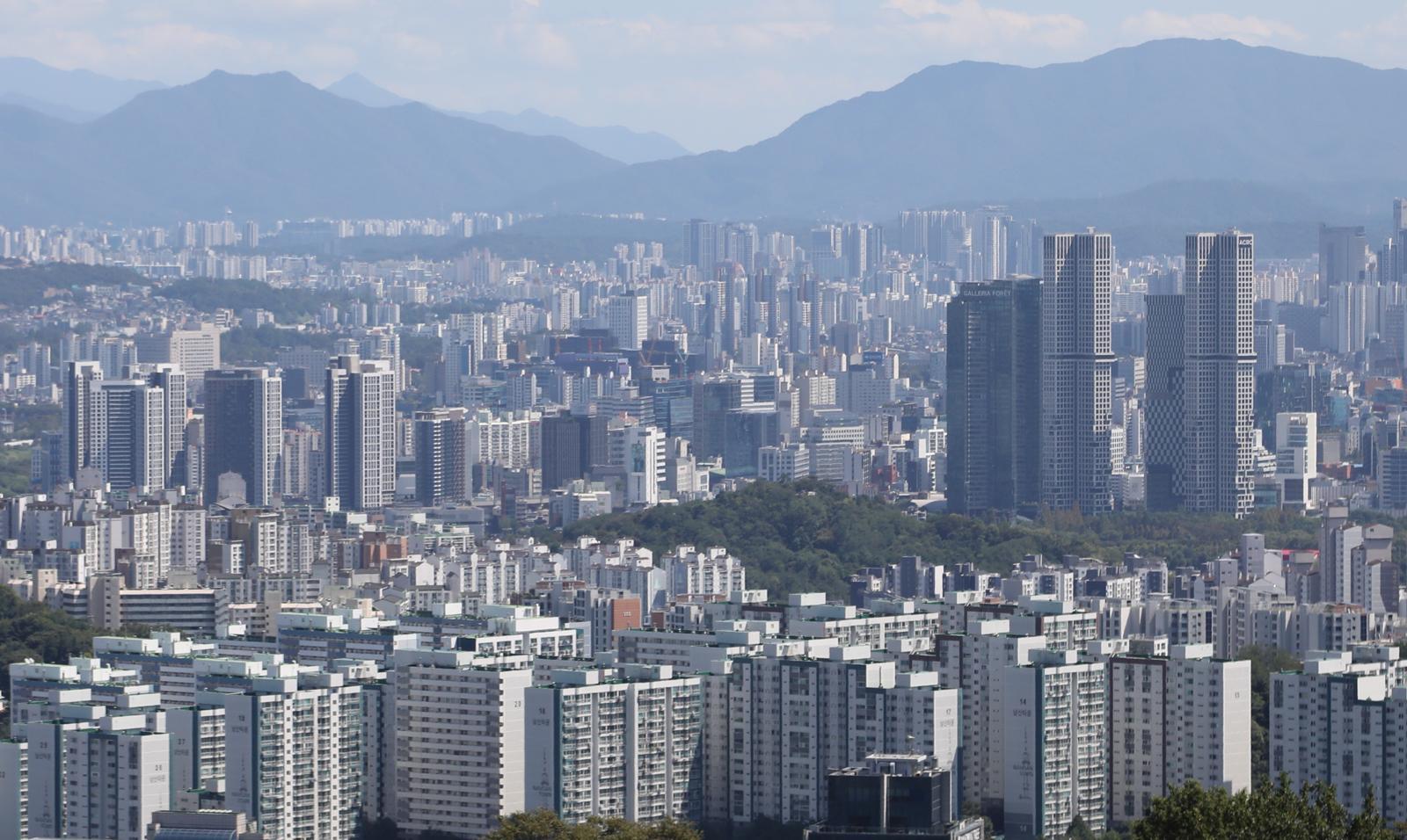 사진은 이날 서울 중구 남산에서 바라본 시내 아파트 단지. 2025.9.5 뉴스1
