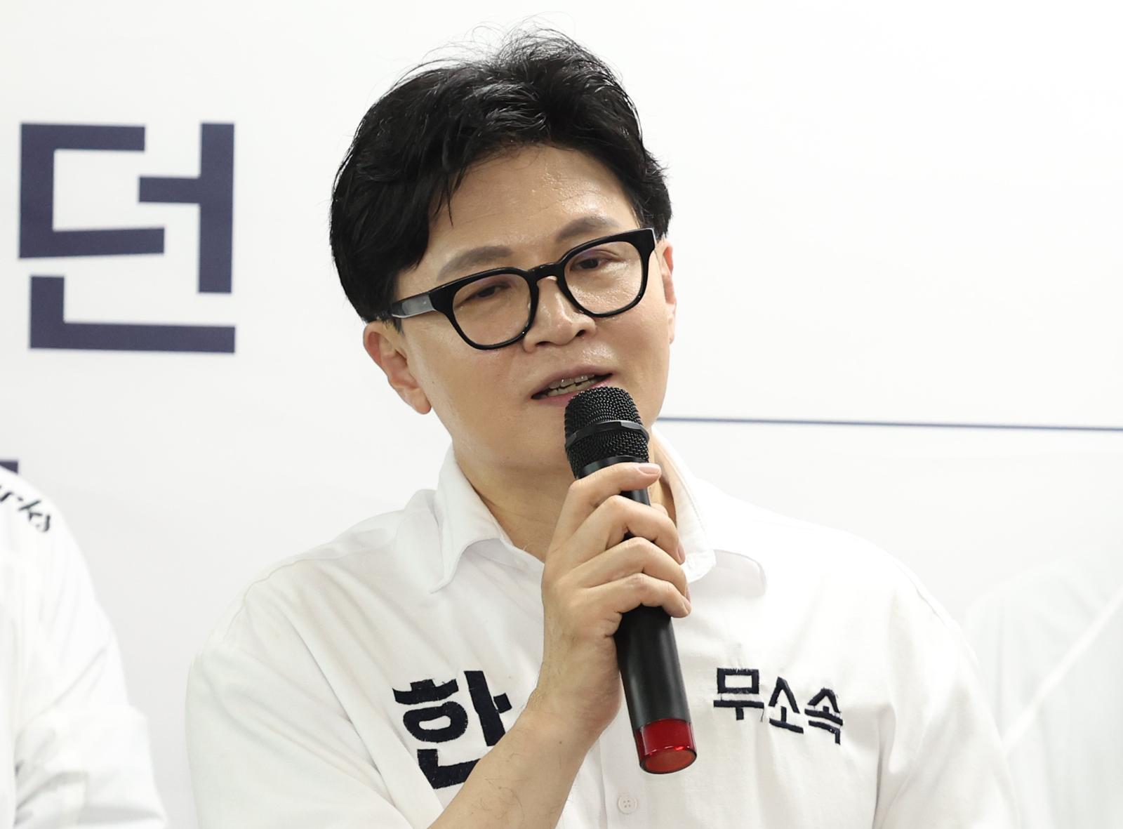 한동훈 무소속 6·3 국회의원 부산 북갑 보궐선거 후보가 10일 부산 북구 선거 캠프에서 열린 개소식에서 발언하고 있다. 뉴시스