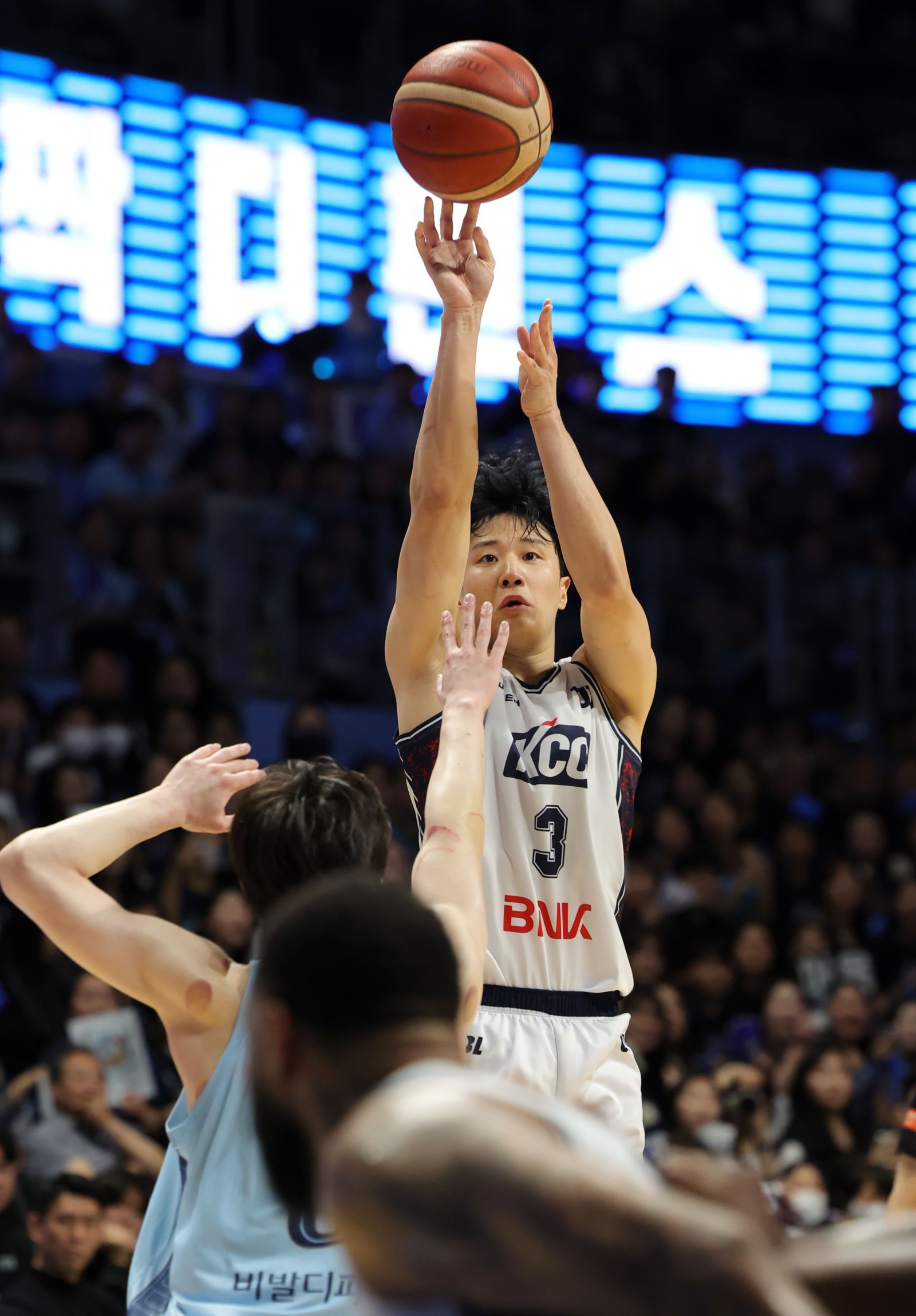 프로농구 KCC, 소노 76-68 격파…통산 7번째 챔프전 우승