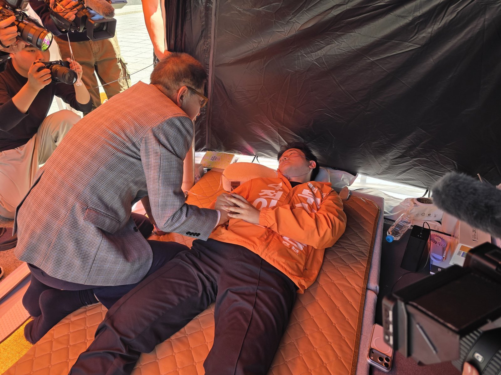 건강 악화된 정이한 후보, 박형준 설득 끝 단식 농성 종료
