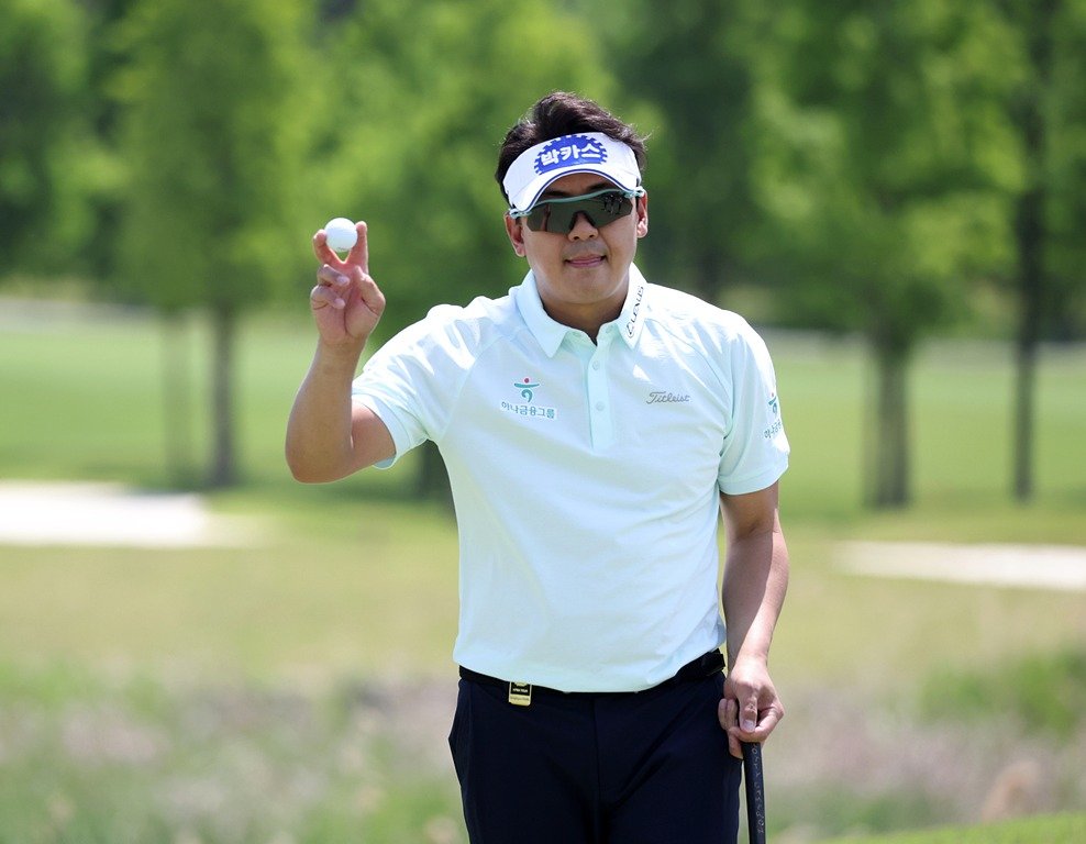 박상현, KPGA 경북오픈 1R 공동 선두…통산 상금 60억원 정조준