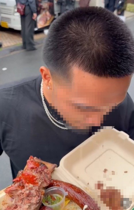 “맛없다 퉤”…외국인 인플루언서 日여행 중 ‘비매너 먹방’