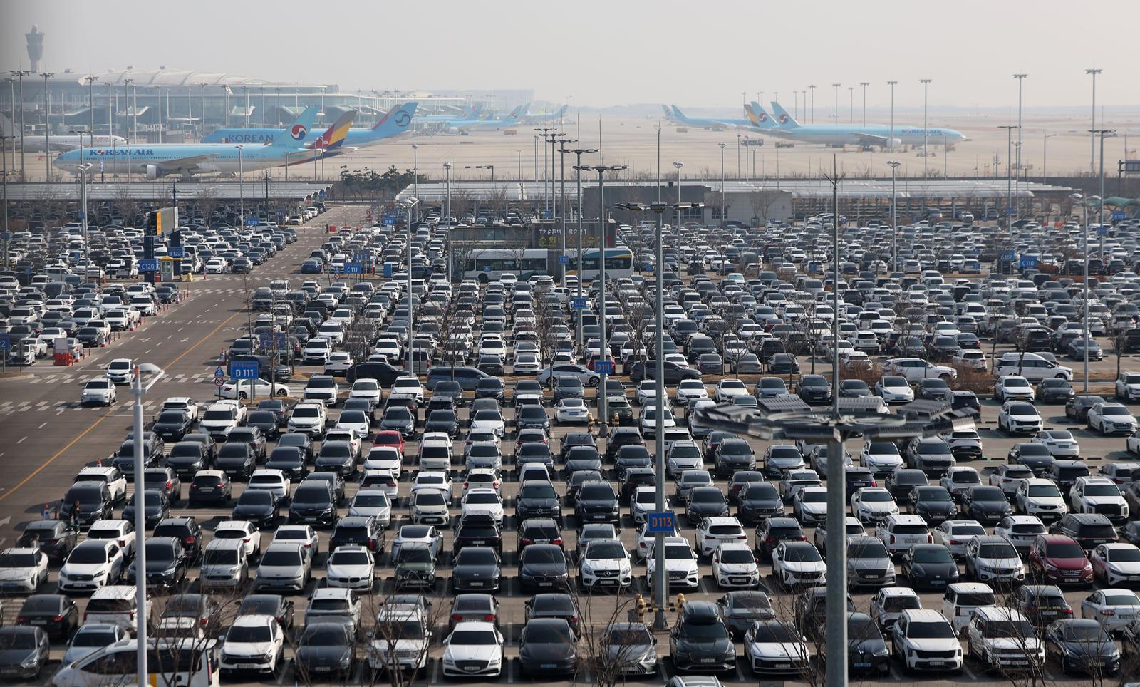 인천공항 주차면 85%가 직원용 주차권 논란에 “책임 통감”