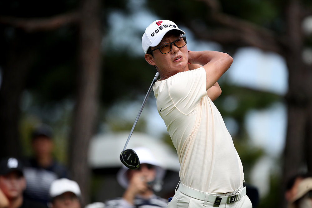 엄재웅 KPGA 경북오픈 선두 모습 엄재웅 KPGA 경북오픈 선두 모습