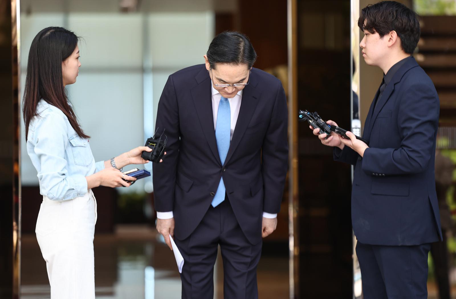 이재용 회장 “국민께 머리 숙여 사죄…비바람 제가 맞겠다”