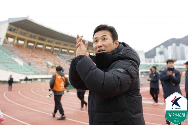 K리그2 경남FC 이을용 감독. 한국프로축구연맹 제공