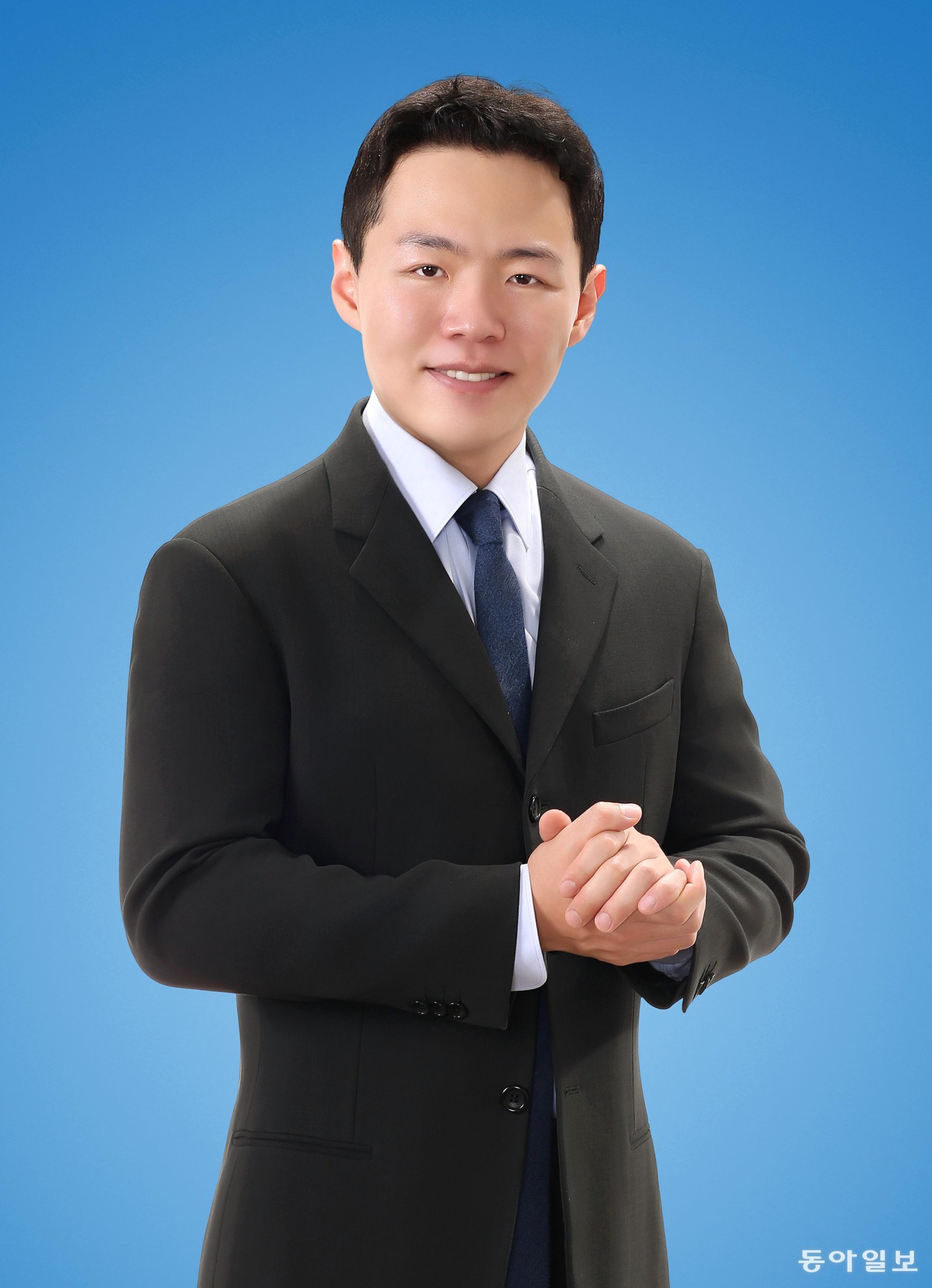 김민준 캘리포니아주 변호사(오른쪽 사진)는  유타대 아시아캠퍼스에서 커뮤니케이션을 전공한 뒤 미국 로스쿨에 진학해 100곳 넘게 지원한 끝에 미국 법무 시장에 진출했다.