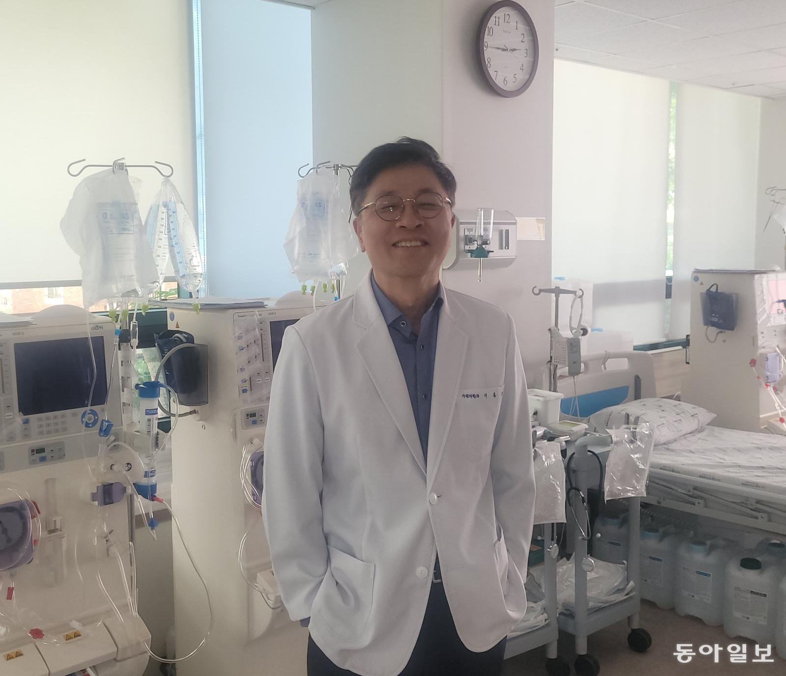 이봉권 목사는 “대체로 사전연명의료의향서 작성이 병원별로 이뤄지는데 우리나라 병원 간 행정 시스템이 잘 연계돼 있지 않다”며 “의식이 없는 상태에서 병원을 옮겼을 경우 모르고 연명치료를 계속하는 경우도 있어 개선이 필요하다”고 말했다. 이진구 기자 sys1201@donga.com