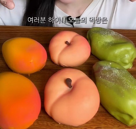 ‘초콜릿 깨지는 소리’까지 판다…디저트의 새 경쟁력 ‘경험’ [트렌디깅]