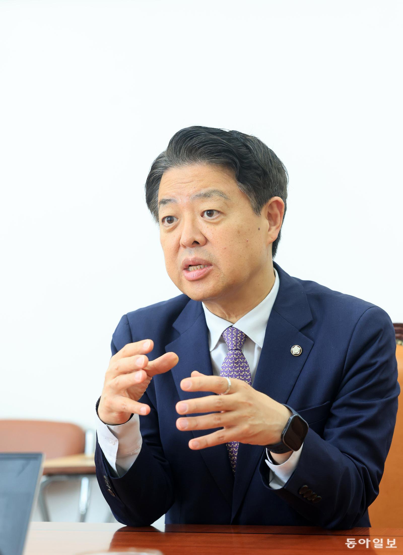 6·3 지방선거 정원오 서울시장 후보 캠프의 조직총괄본부장을 맡고 있는 김 위원장은 “오세훈 후보는 정치 생명을 잃었다”며 정 후보의 승리를 자신했다. 장승윤 기자 tomato99@donga.com