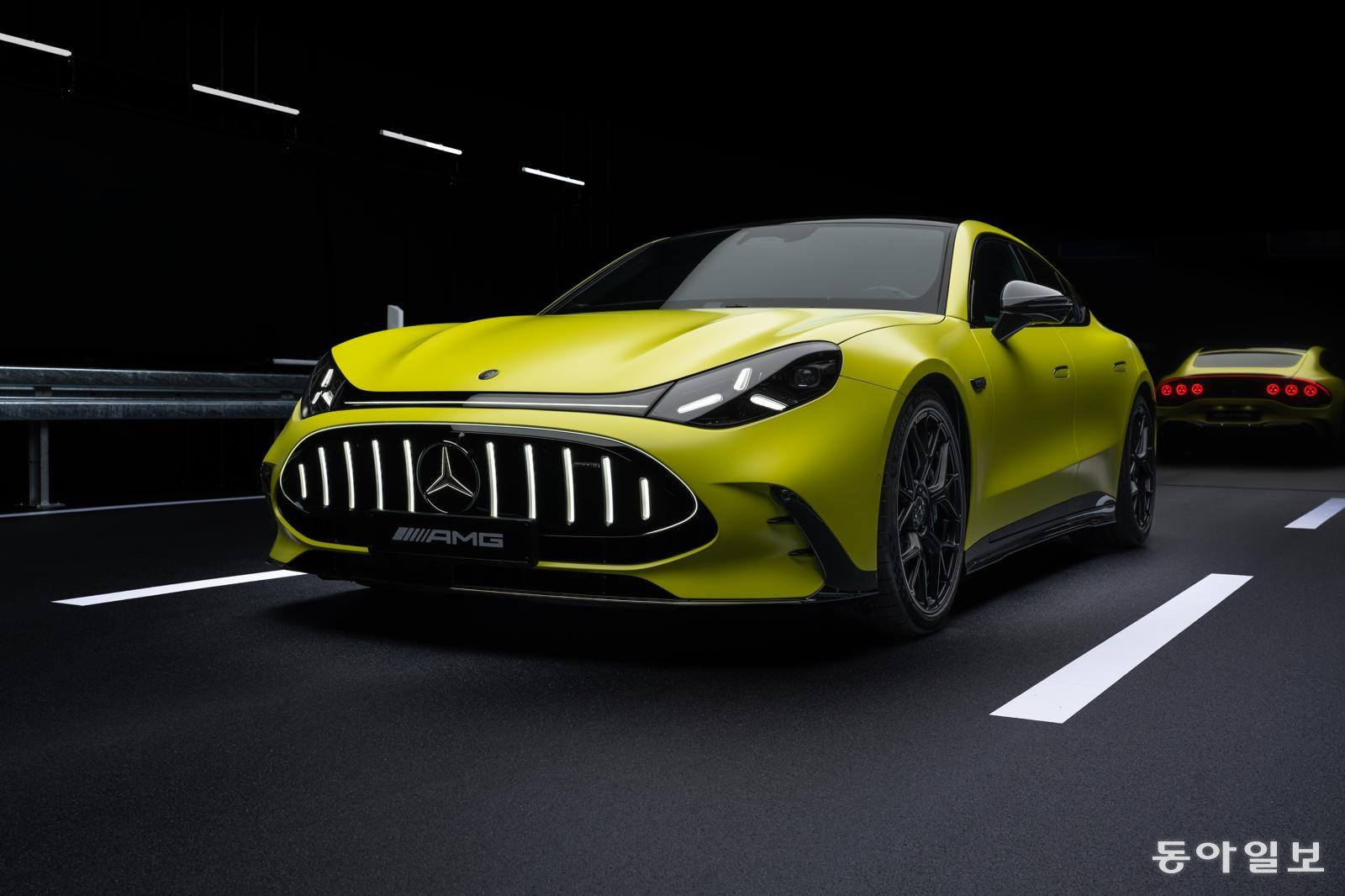 메르세데스-AMG가 20일 공개한 ‘더 뉴 메르세데스-AMG GT 4-도어 쿠페’의 외관. AMG 제공