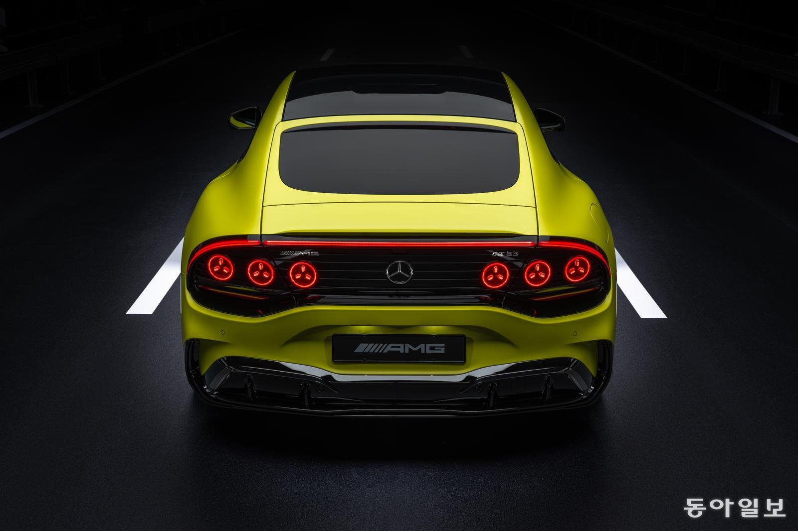 메르세데스-AMG가 20일 공개한 ‘더 뉴 메르세데스-AMG GT 4-도어 쿠페’의 외관. AMG 제공