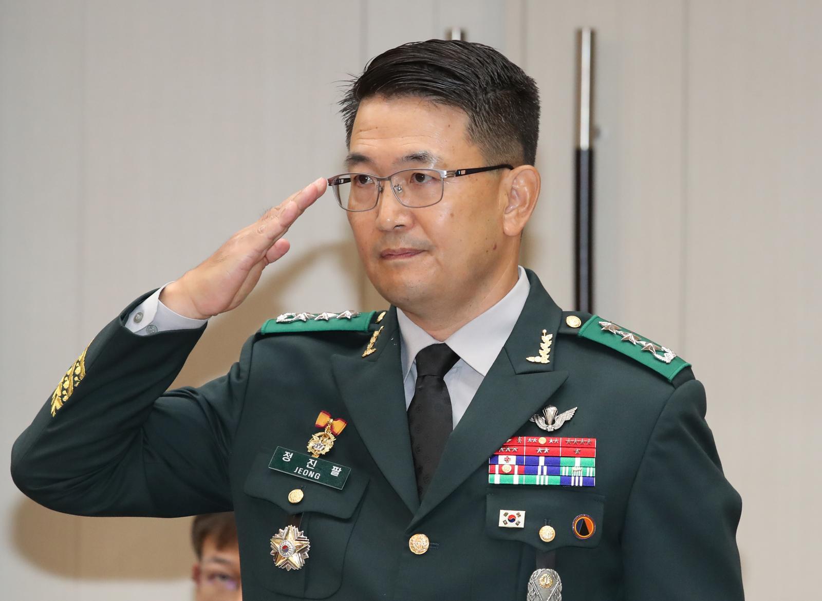 특검, ‘2차 계엄 의혹’ 前 합참차장 조사…김건희 수사 검사도 재소환