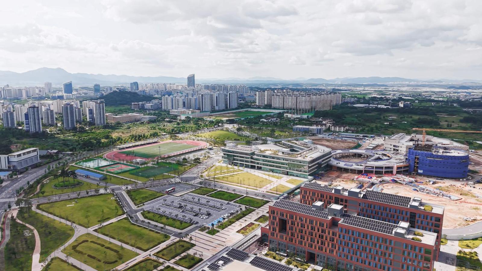 한국에너지공과대학교이 개교 5주년을 맞아 연구, 창업, 교육 분야에서 다양한 성과를 내고 있다. 한국에너지공과대학교 제공