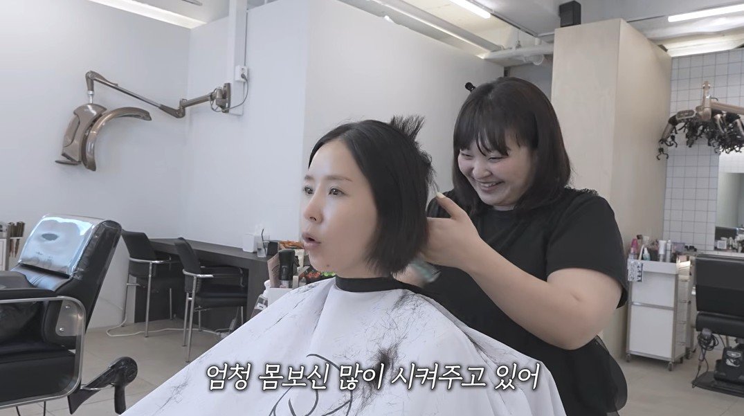 단발 된 신지 “비련의 여주인공처럼 짧게 가겠다”