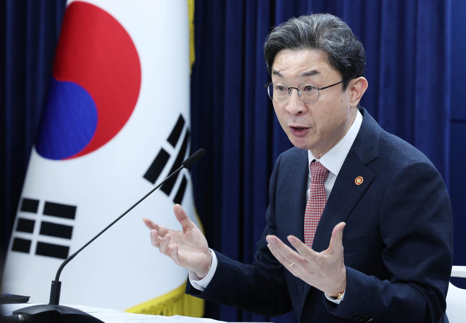 이억원 금융위원회 위원장이 21일 오전 서울 종로구 정부서울청사에서 기자간담회를 하고 있다. 2026.05.21 뉴시스