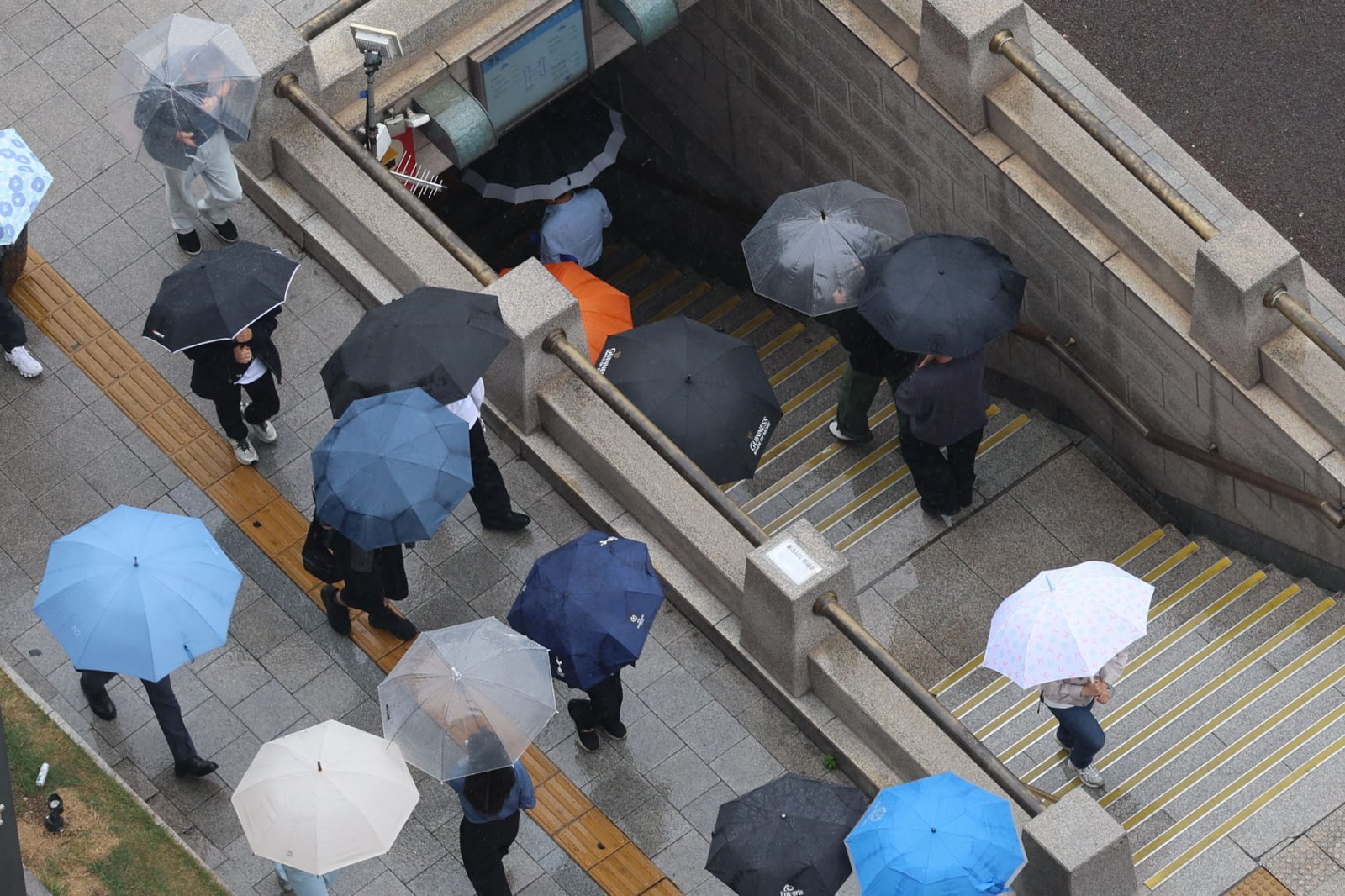 [오늘날씨]오전부터 점차 맑아져…낮 최고기온 17~27도