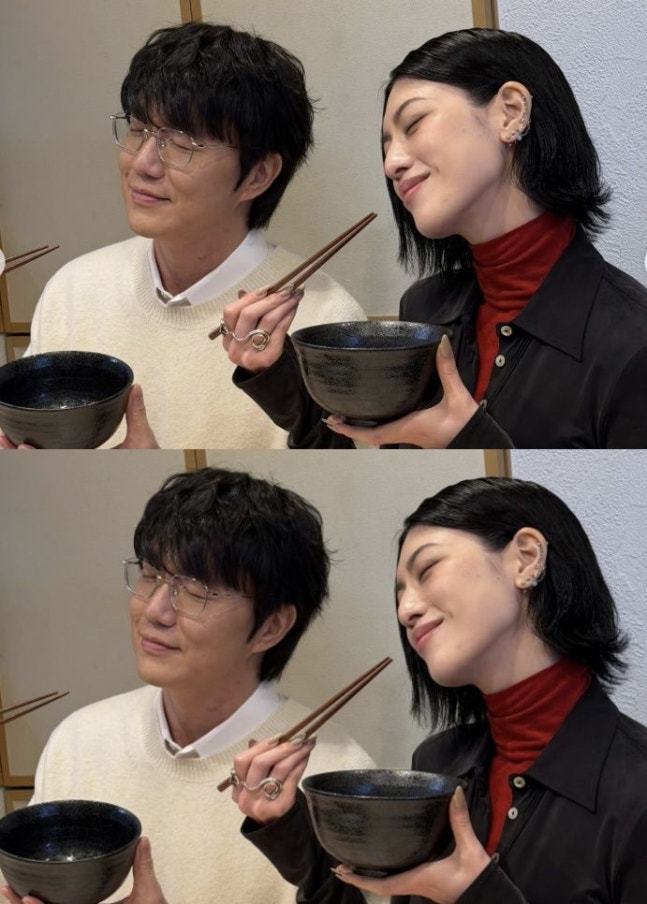 가수 성시경과 일본 배우 미요시 아야카. SNS 캡처