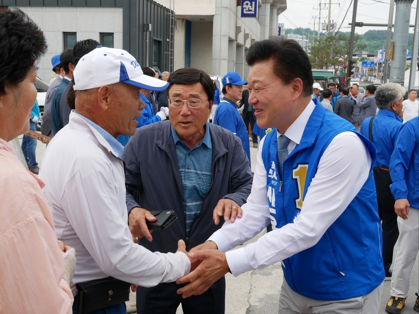 더불어민주당 신용한 충북지사 후보 거리 유세.(신용한 선거캠프 제공. 재판매 및 DB금지)/뉴스1