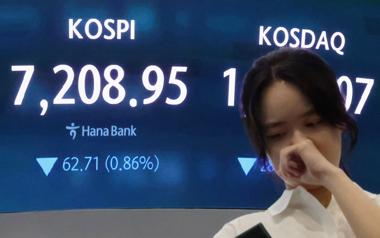 환율 1520원 돌파 초읽기, 올해만 24차례 1500원선…“상방 압력 지속”