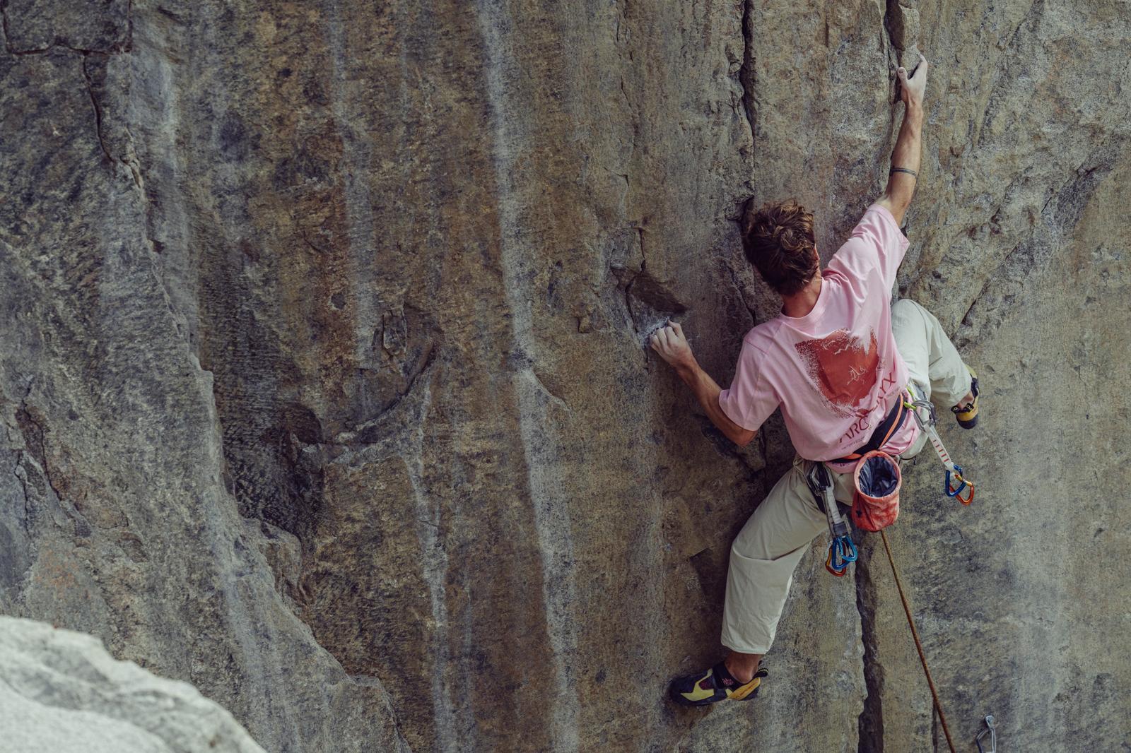 고난도 클라이밍 맞춤 설계… 착용감 좋은 ‘초경량 하네스’