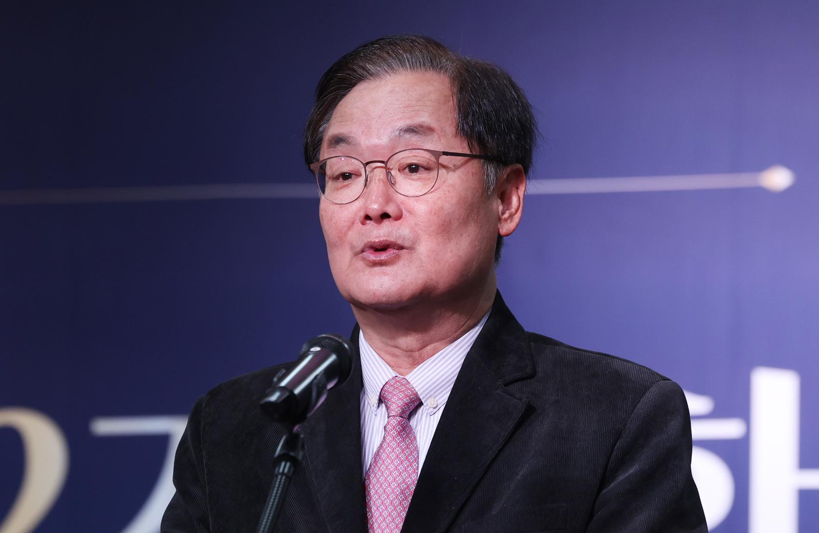 외교부, 이용준 세종연구소 이사장 연임 불승인…“감독부처 재량”