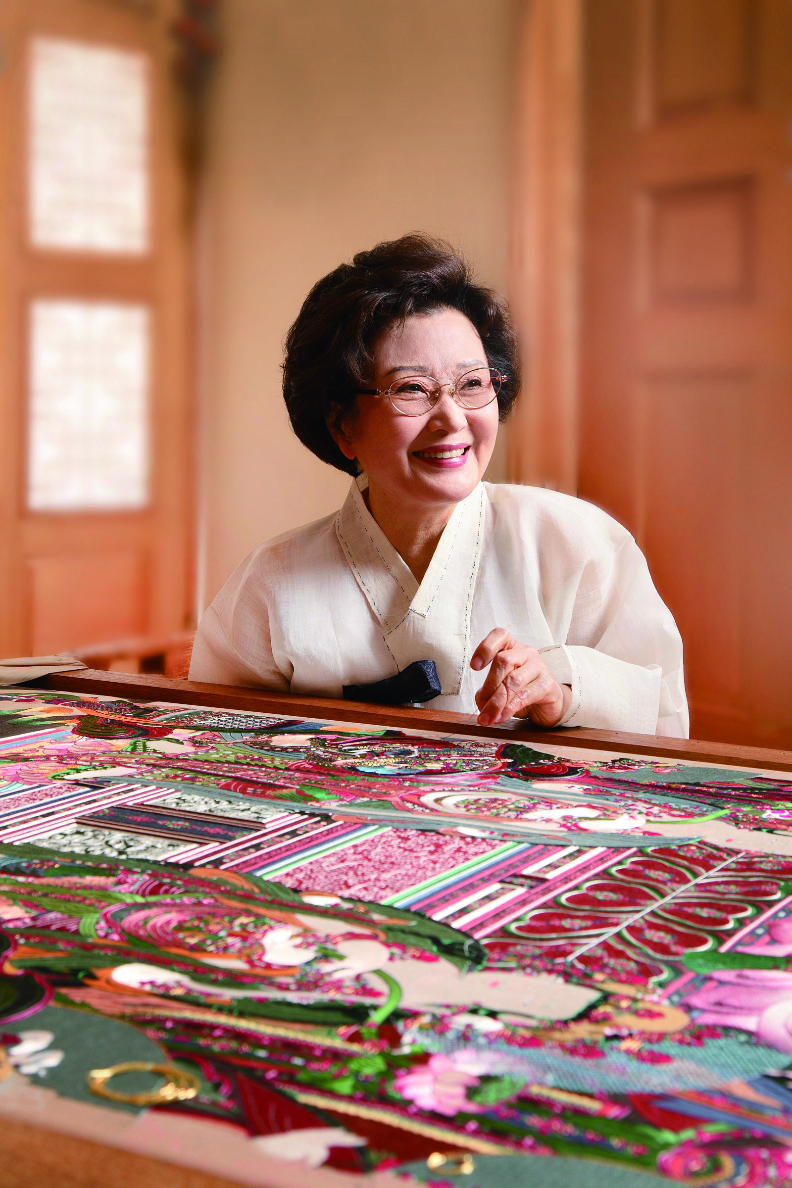 ‘수공덕, 한 땀에 담은 수행’… 최유현 자수장 특별展
