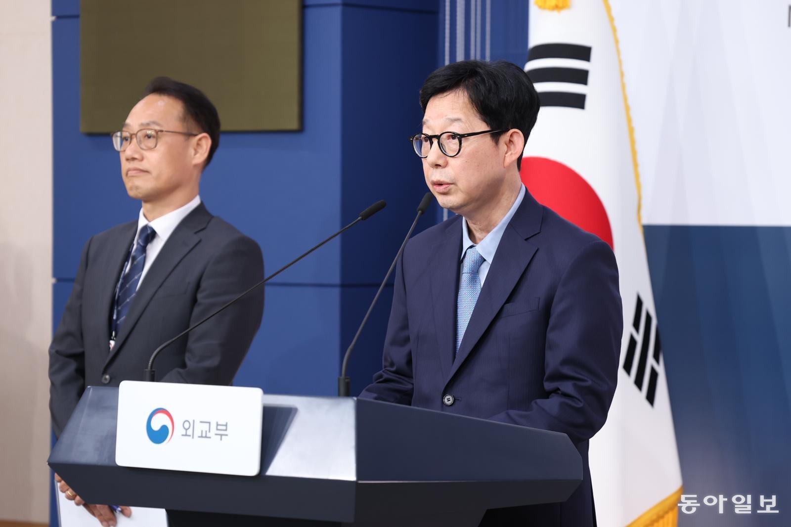 박윤주 외교부 제1차관이 27일 오후 서울 외교부 브리핑룸에서 나무호 조사결과 관련 브리핑을 하고 있다. 정부는 이날 오후 이란 대사를 초치한다고 밝혔다. 변영욱 기자 cut@donga.com