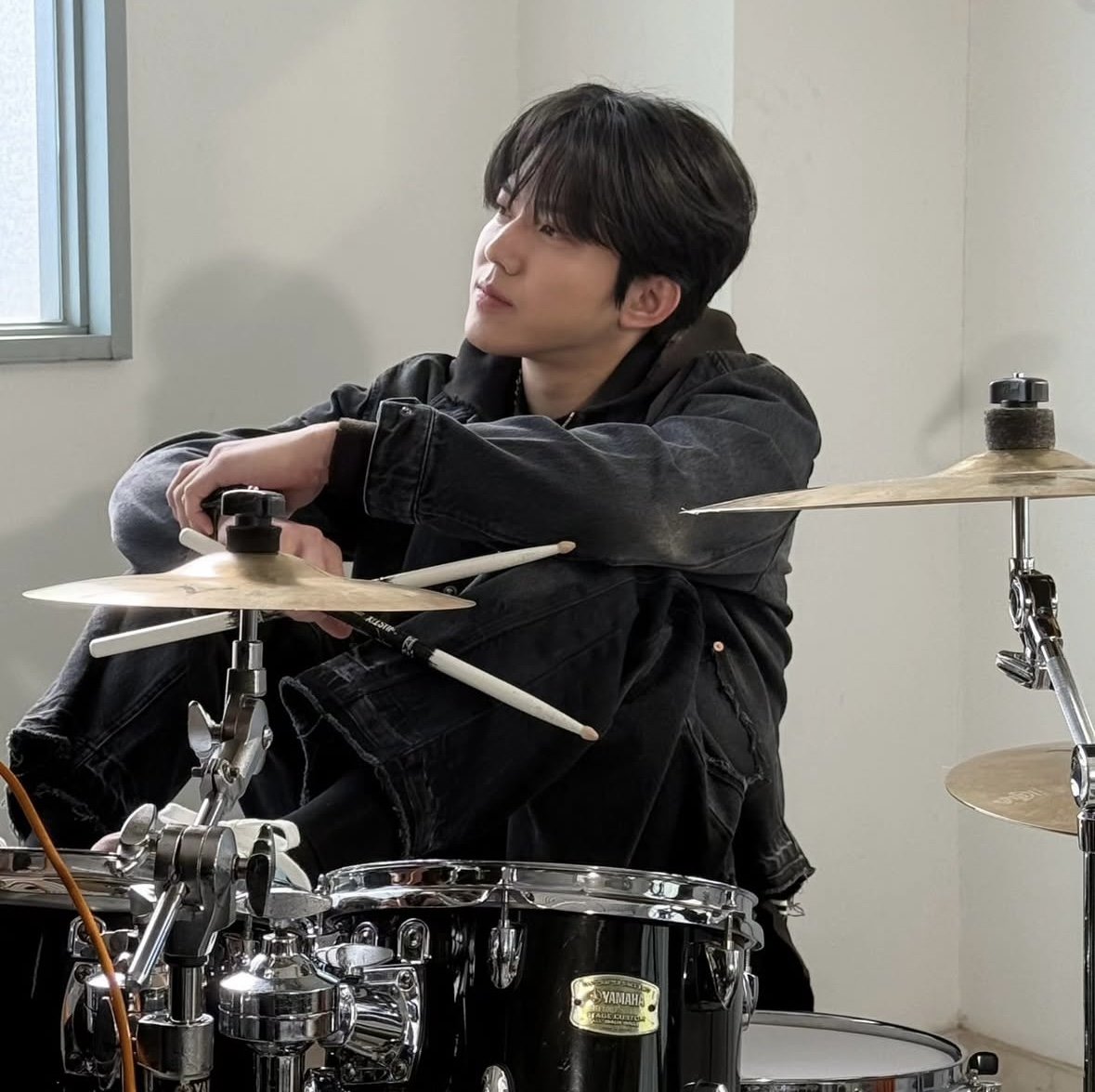 데이식스 도운, 열애설에 “나 어디 안 간다”