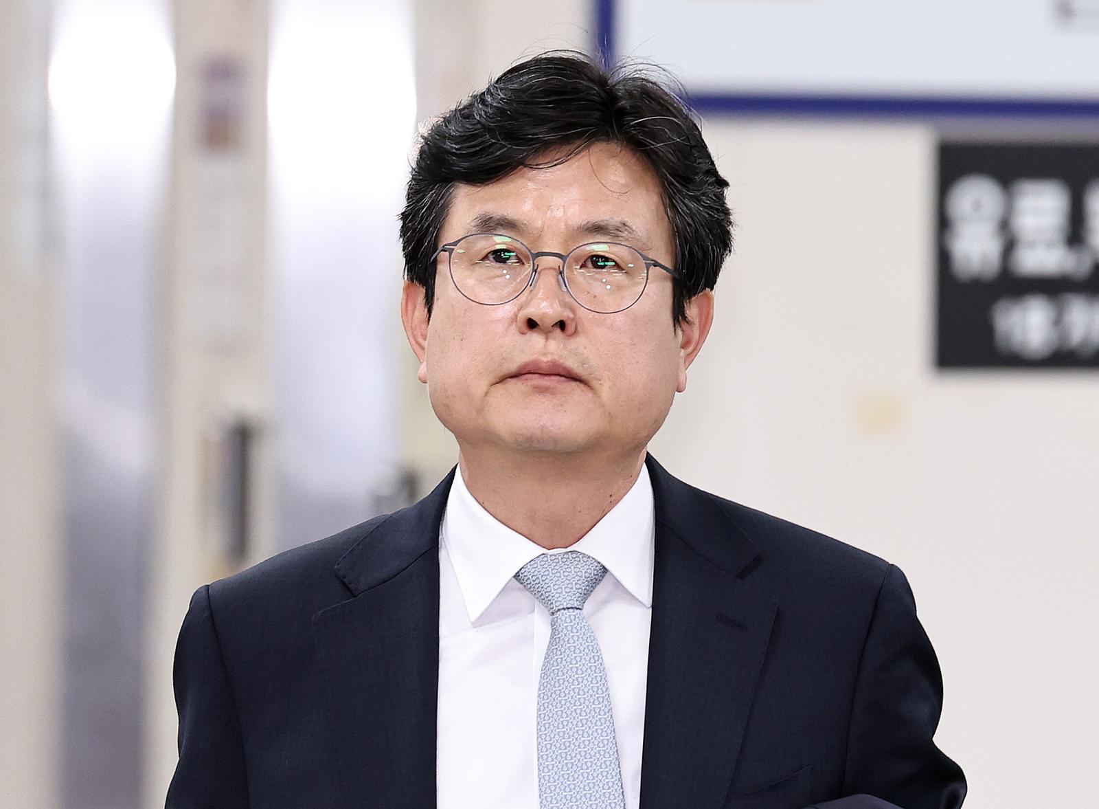 ‘사후 계엄선포문 작성’ 강의구 1심 징역 1년 6개월 법정구속