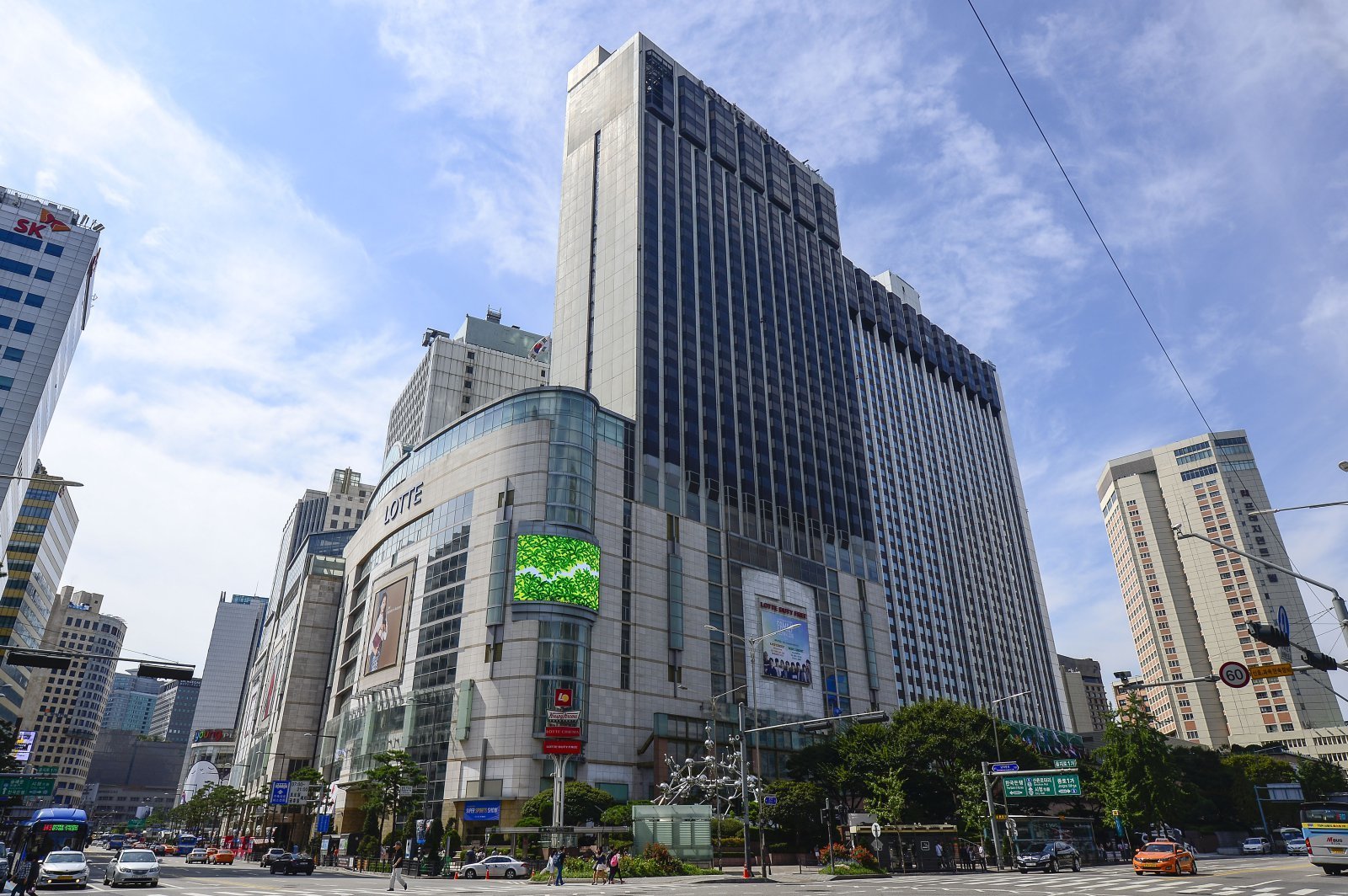 반도체 특수에 백화점도 웃었다…동탄·판교 매출 껑충