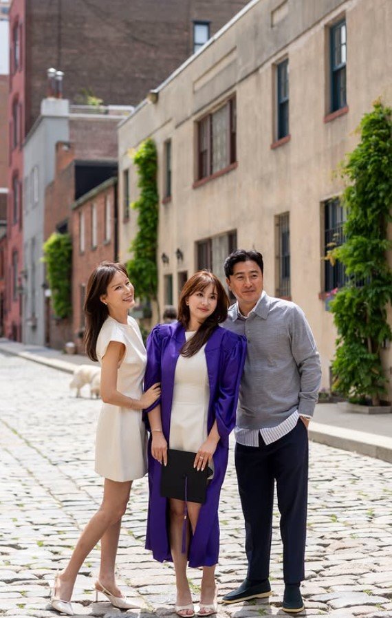 안정환 딸 리원, 뉴욕대 졸업…이혜원 “자랑스러워”