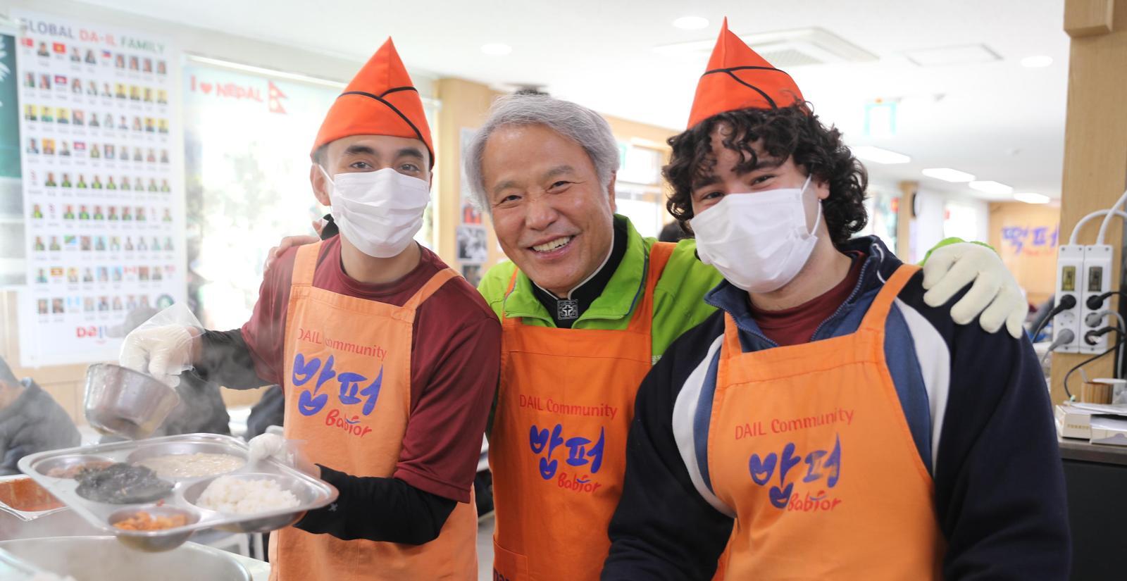철거위기 이겨낸 ‘밥퍼’… “K나눔의 거리 만들고파”