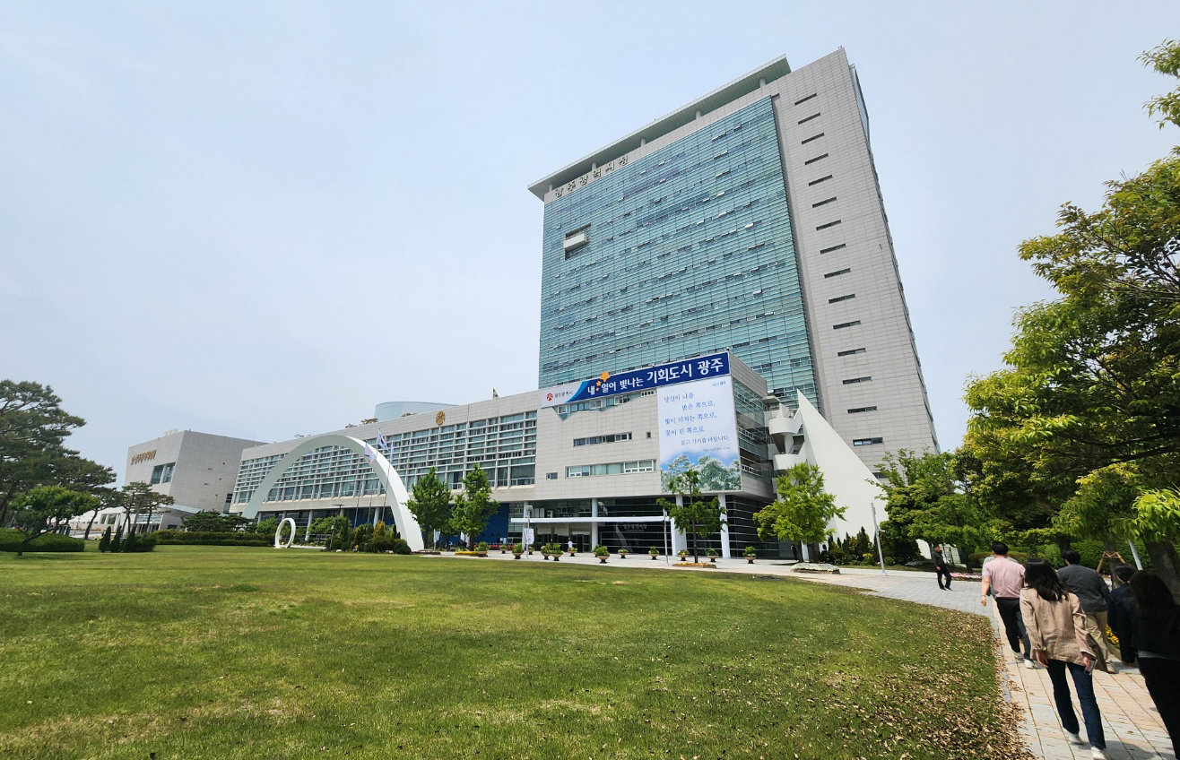 계곡 무단 점용 ‘불법 평상’ 신고하세요