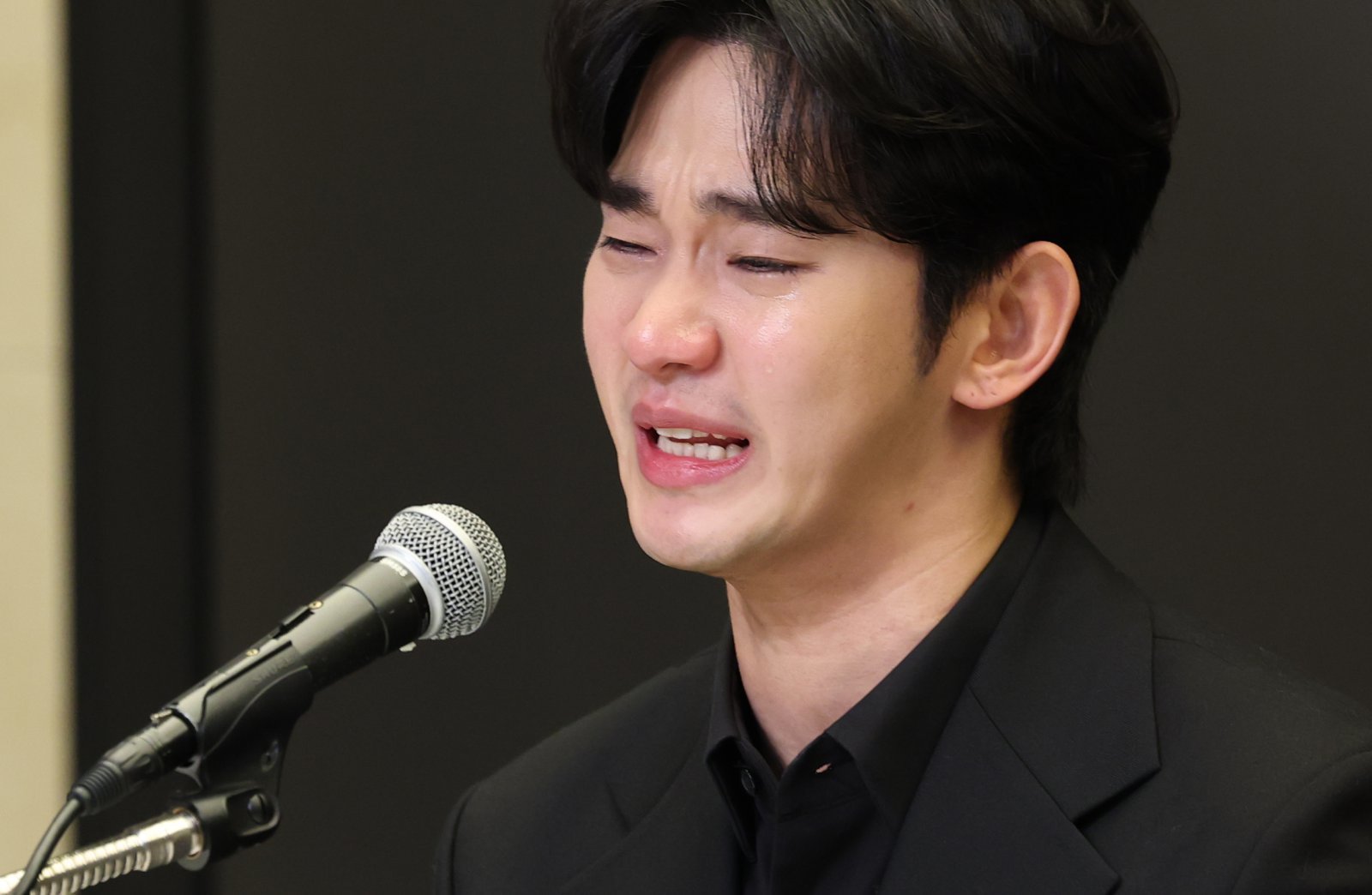 1년간 파괴된 김수현의 ‘반격’…“김세의에게 300억원 배상 청구할 수도”