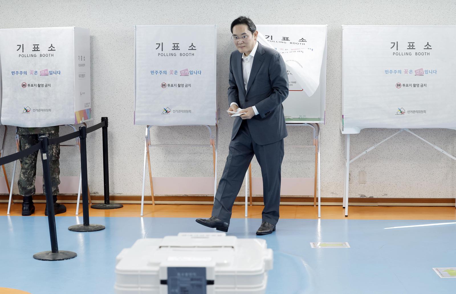 이재용 회장, ‘깜짝’ 사전투표…언론 노출 이례적