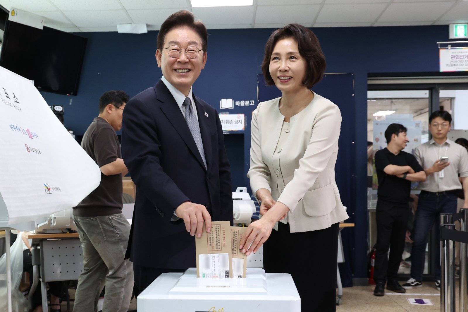李 대통령 “투표 포기, 내 삶과 공동체 해치는 그들 편드는 것”