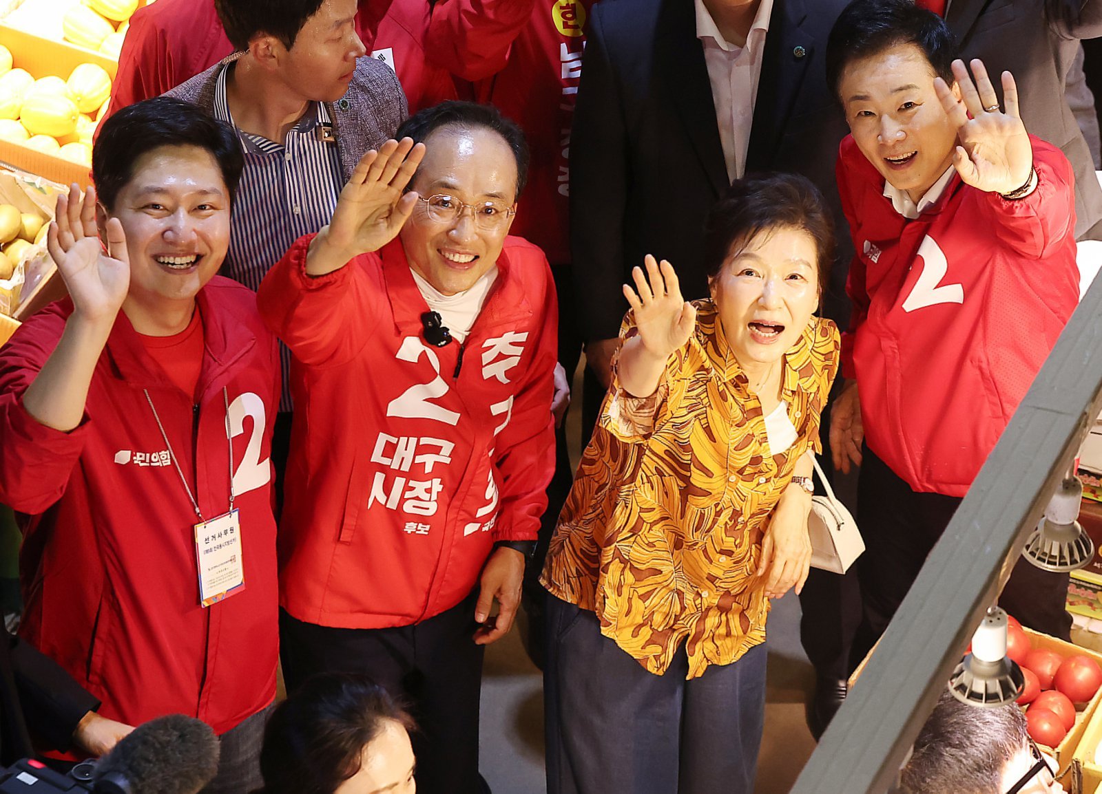 ‘SOS 쇄도’ 박근혜, 31일 서문시장 찾아 추경호 지원 유세