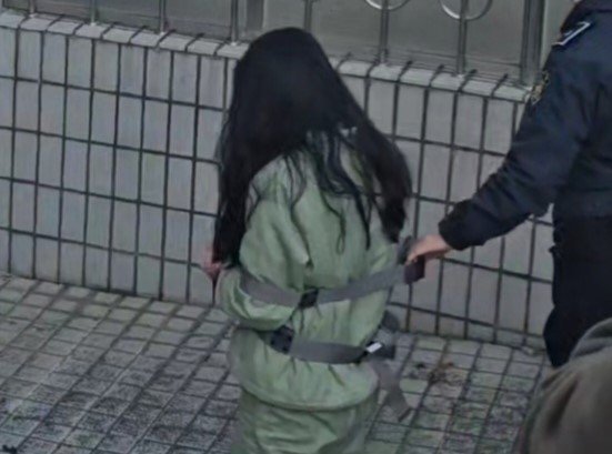훔친 시험지로 전교 1등 만들어…기간제 교사·학부모 항소심서 감형