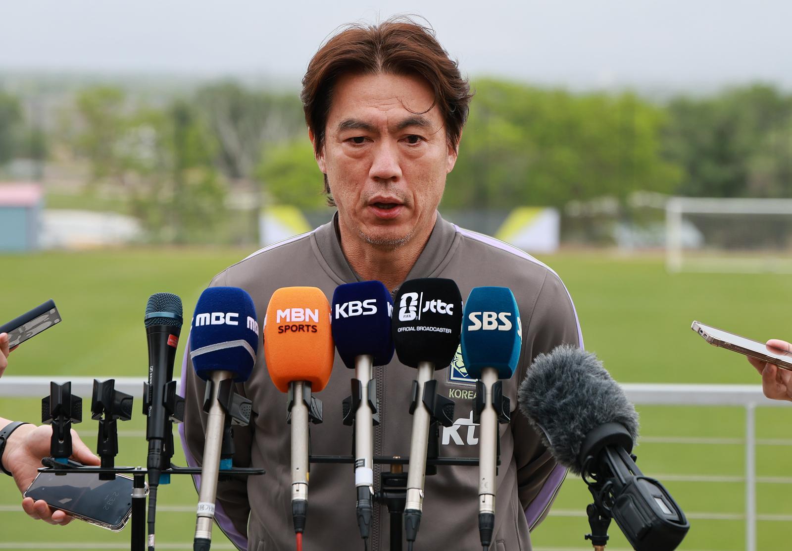 정몽규 ‘깜짝 발표’에 홍명보 “당황스러웠지만 선수들 동요 없을 것”