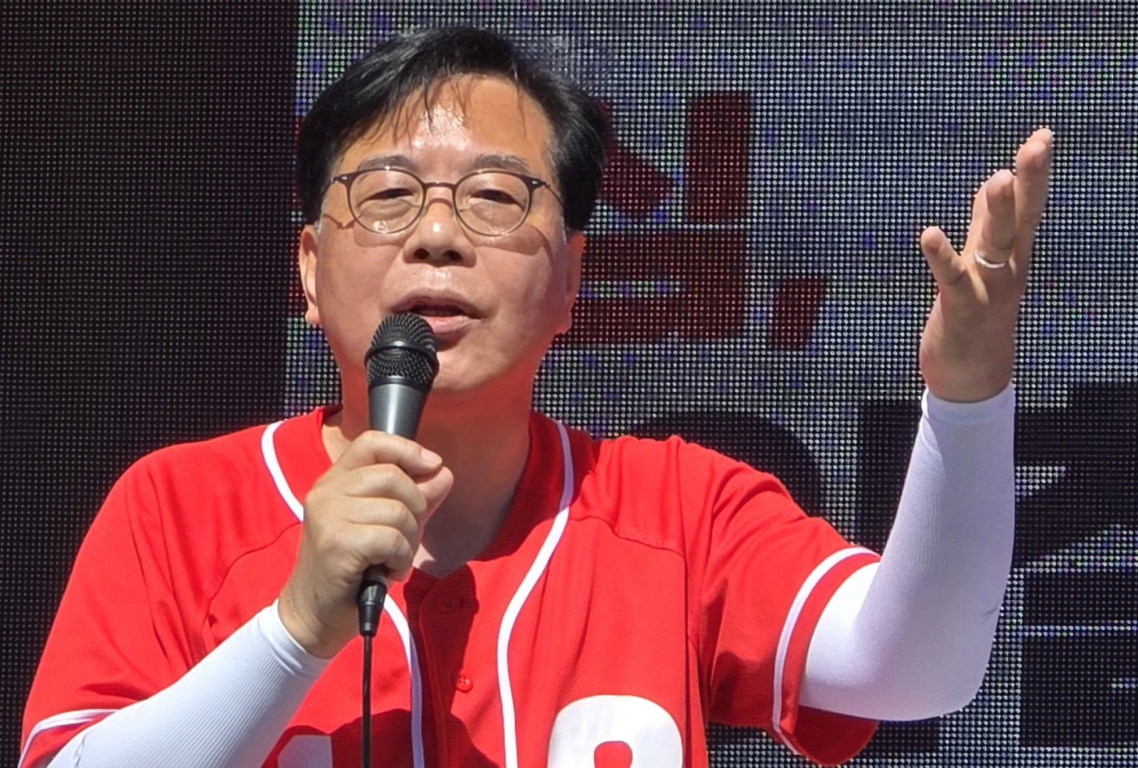 “대통령이면 투표용지 들고 나와도 되나”…송언석, 李 대통령 비판