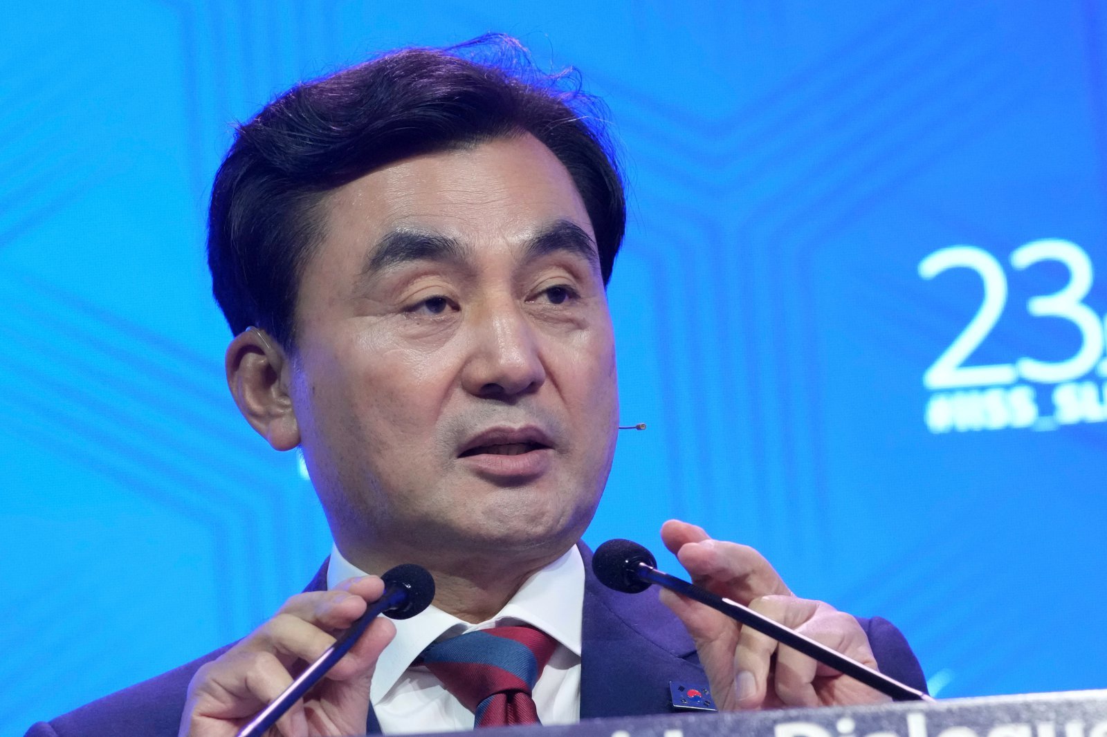 안규백, 헤그세스 美국방장관 만나 “전작권 전환 고무적 평가에 사의”