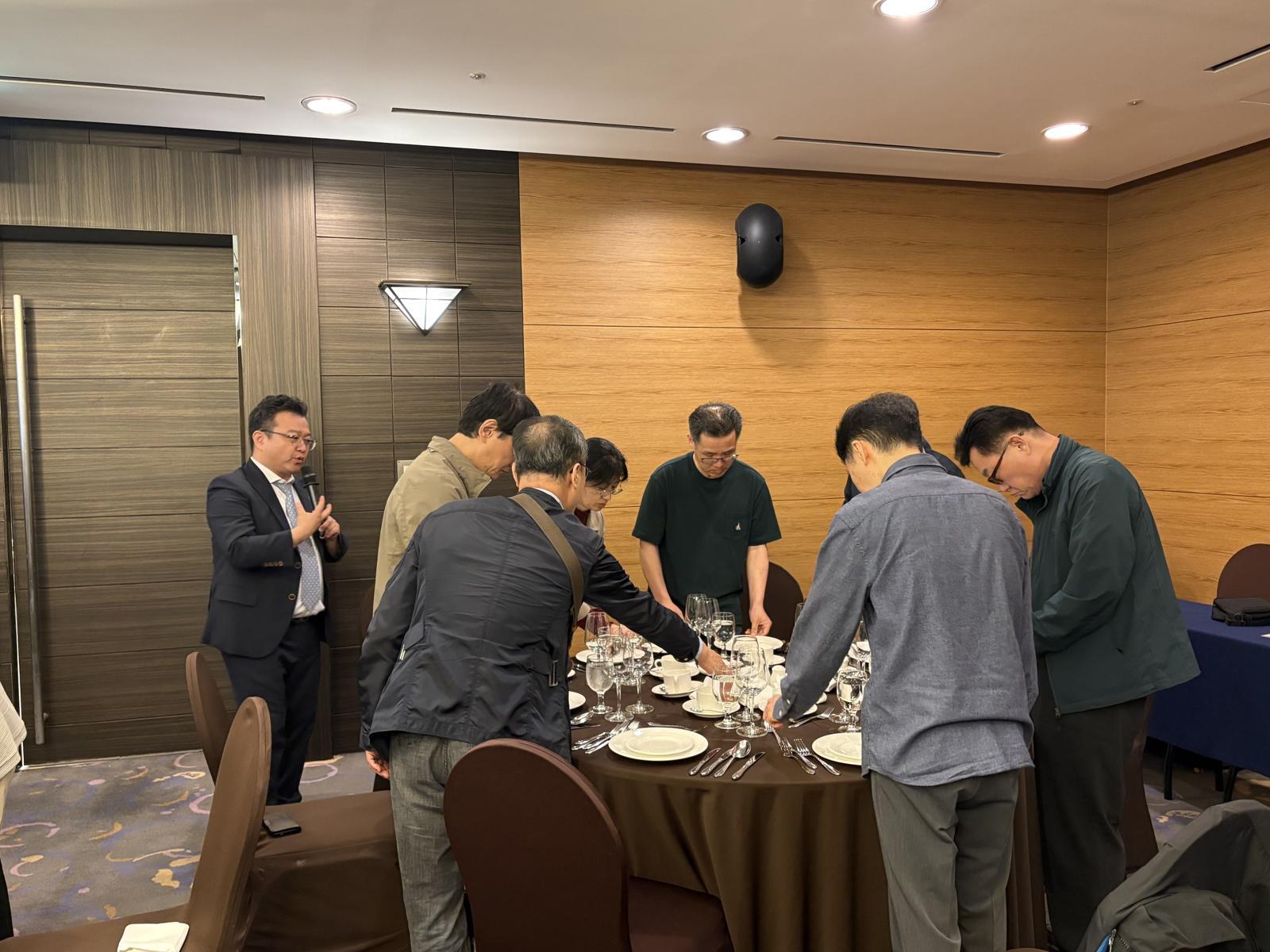 “정년 없는 일 찾아요”…호텔 문 두드리는 중장년 구직자들 [고용 인사이드]