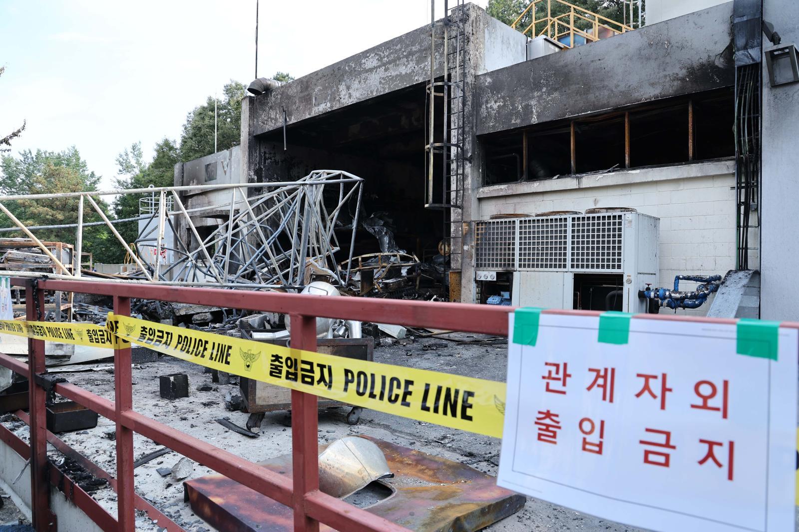 1일 폭발 사고가 발생한 대전 유성구 한화에어로스페이스 대전사업장이 통제되고 있다. 사진공동취재단
