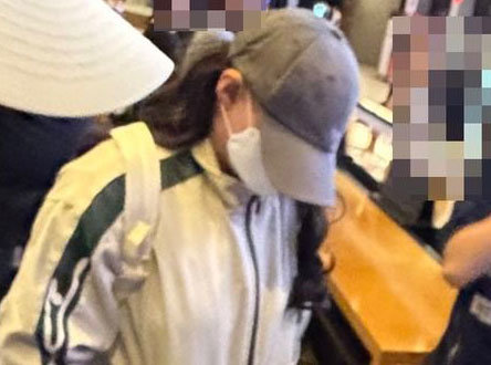 충북 청주시 영화관에서 여자화장실에 몰래 들어가 휴대전화로 불법촬영을 하다가 붙잡힌 20대 남성. 뉴시스