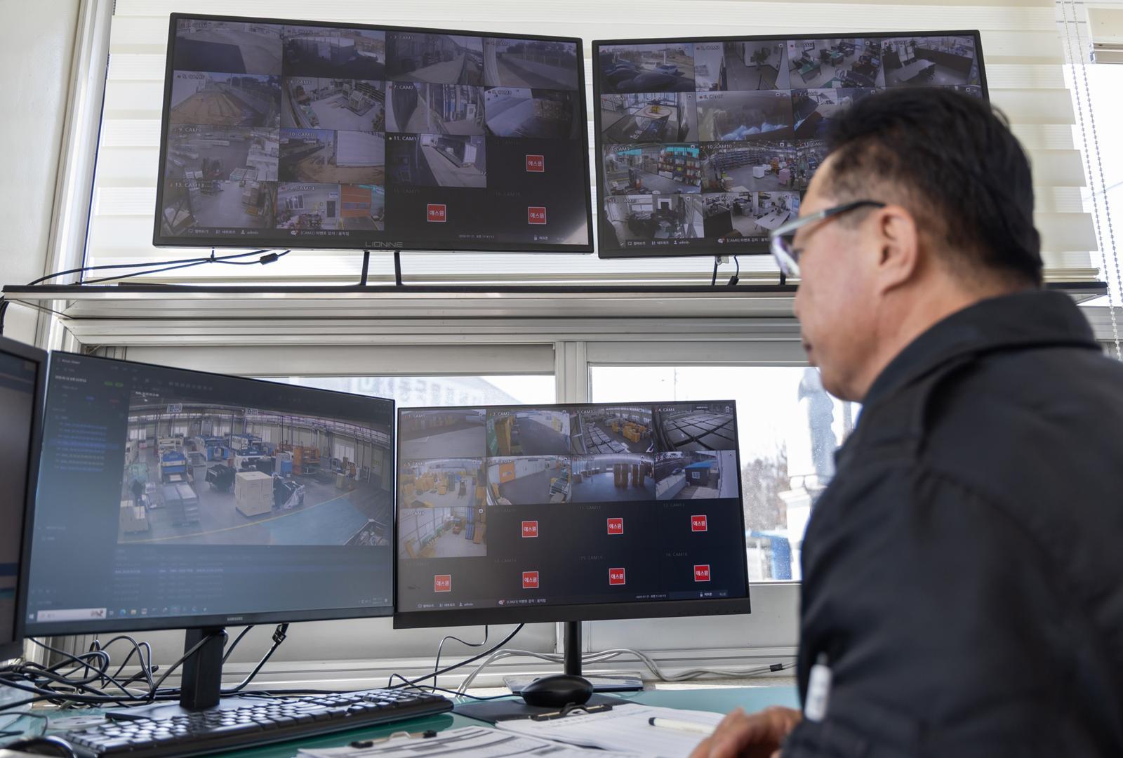 화재·추락·안전모 미착용까지 감지…AI CCTV 도입하는 기업들