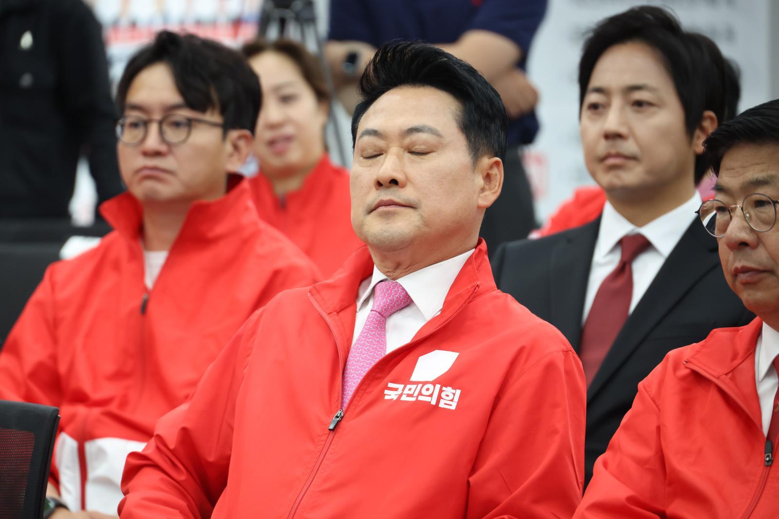 공들인 충청 4곳 모두 열세…장동혁, 40분만에 자리 떠