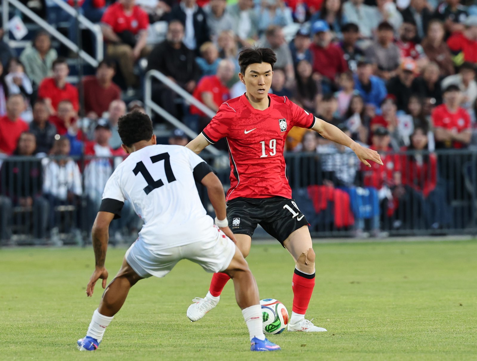 대한민국 축구대표팀 황인범이 30일(현지시간) 미국 유타주 솔트레이크시티 브리검 영 대학교 BYU 사우스필드 경기장에서 2026 국제축구연맹(FIFA) 북중미 월드컵 앞두고 열린 대한민국과 트리니다드 토바고의 평가전에서 드리블을 하고 있다. 2026.5.31 ⓒ 뉴스1