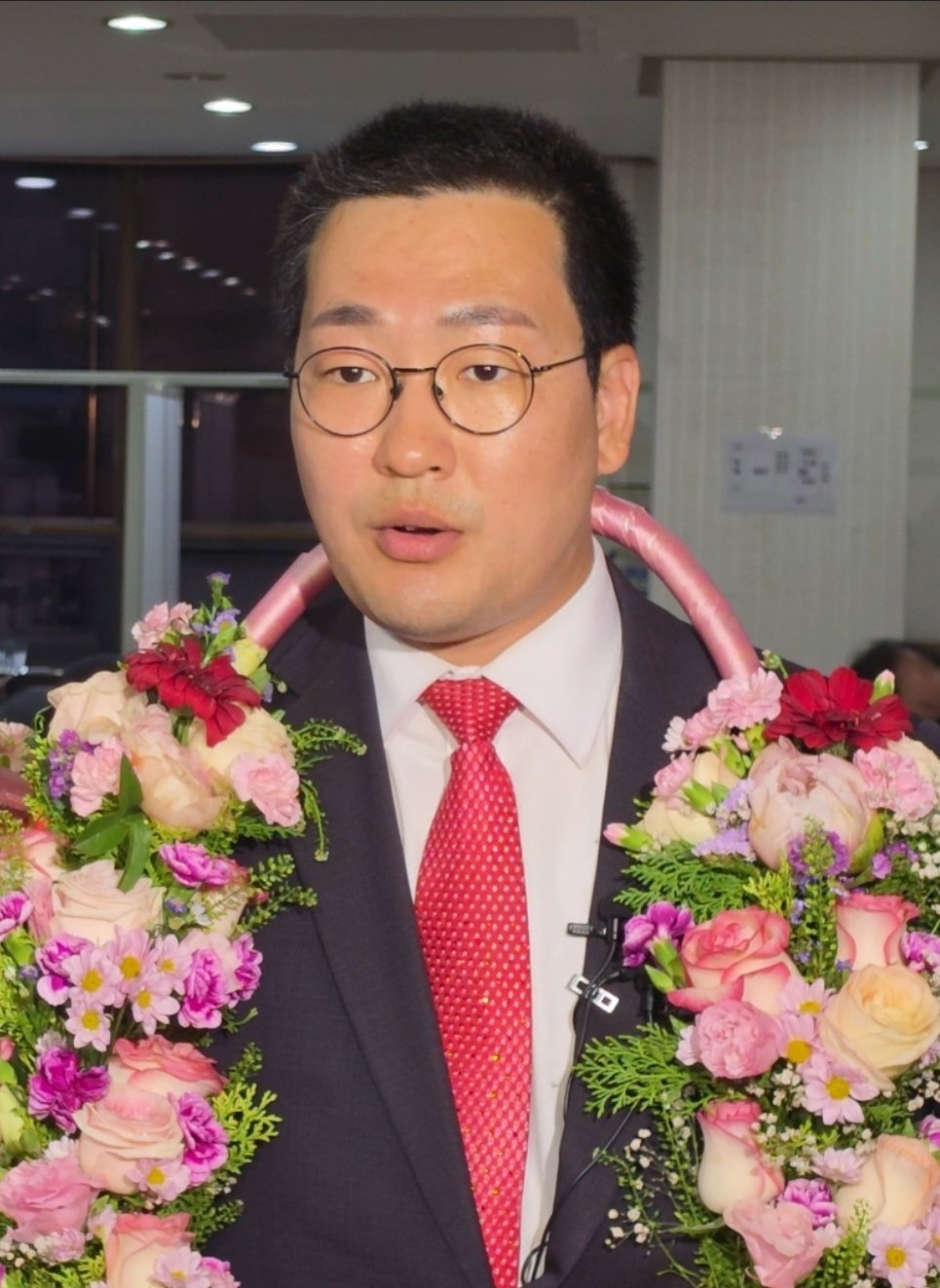 ‘40세 최연소 시장’ 충주서 탄생…국힘 이동석, 124표차 역전승