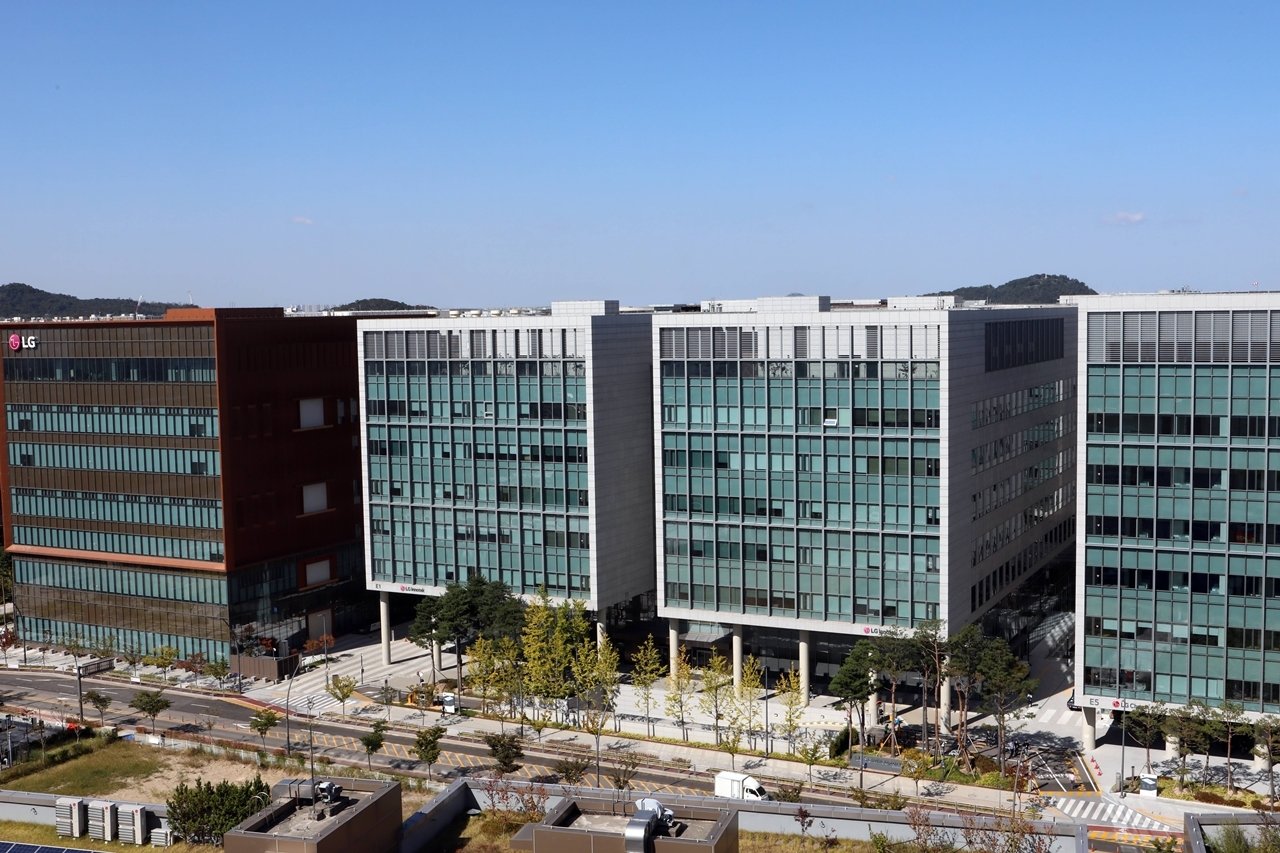 AI 반도체 붐에 기판도 공급난…K-기판, 잇달아 증설 나선다